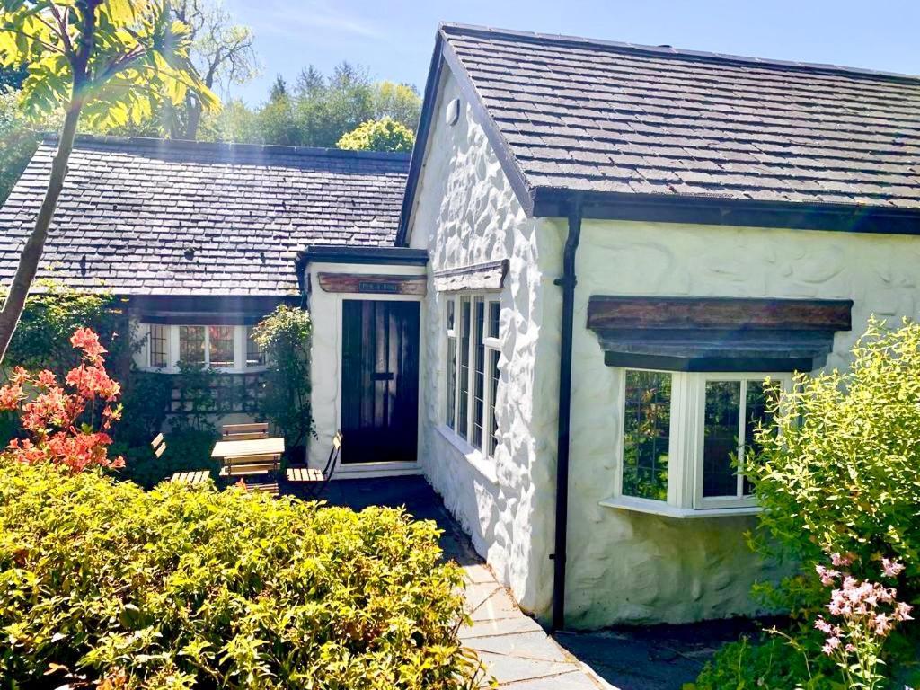 Beautiful Ancient Stone Cottage, Local Walks & Pub! Conwy Exterior foto