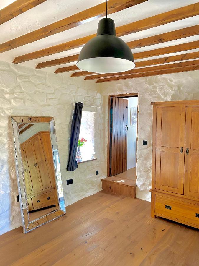 Beautiful Ancient Stone Cottage, Local Walks & Pub! Conwy Exterior foto